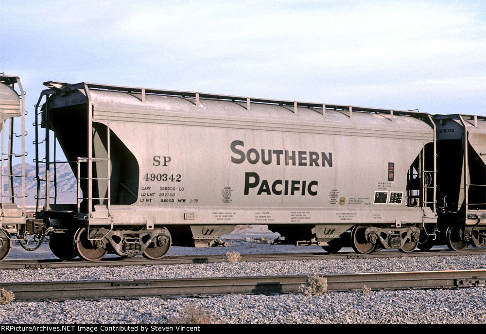 Southern Pacific 2 bay covered hopper SP #490342